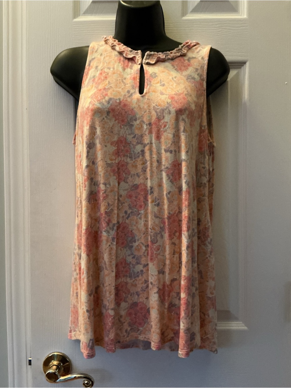 Rose & Olive Pink Floral Ruffle Keyhole Sleeveless Tank